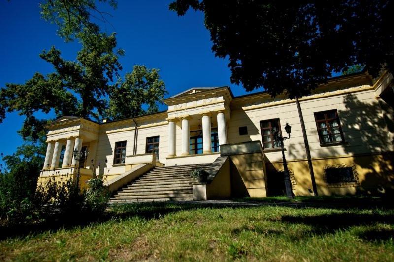 Palac W Malkowie Warta Exterior photo